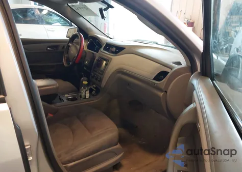 2017 Chevrolet Traverse Ls from USA, damaged, VIN 1GNKRFEDXHJ240652